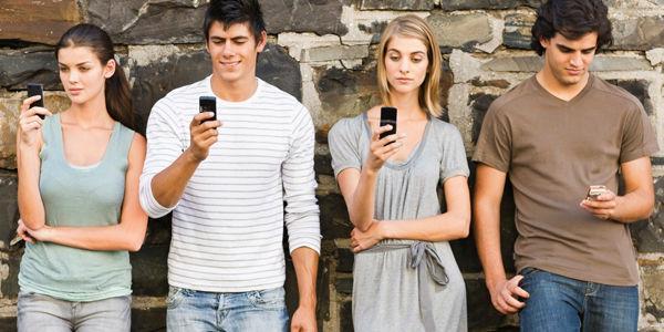 Maafkan Aku Pa, Ma Tak Memanfaatkan Smartphoneku Agar Semakin Intens Berkomunikasi dengan Kalian
