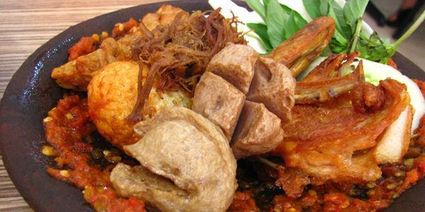 Buat Kamu yang Anak Kos, 13 Makanan Ini Pasti Jadi Andalanmu Buat Pengisi Perut!