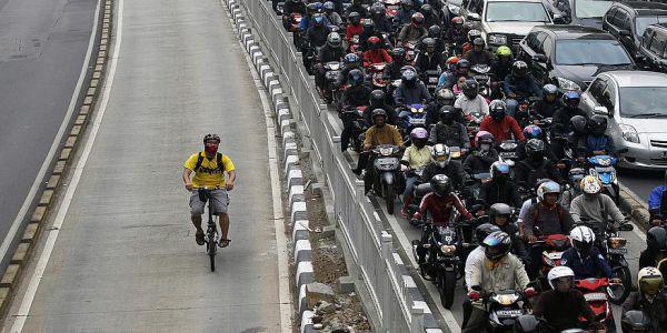 9 Perasaan Ini Jadi Bukti Kejam dan Manisnya Ibukota Bagi Kamu yang Lahir di Kota Kecil