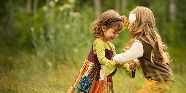 Kepada Setiap Anak Perempuan, Ini 17 Hal Tentang Persahabatan yang Belum Sempat Terucapkan Oleh Ibumu