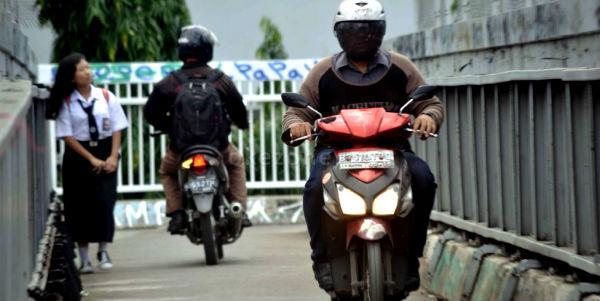 Kadang Nyebelin, Kadang Santun: Ini 16 Tipe Pengendara Motor di Indonesia