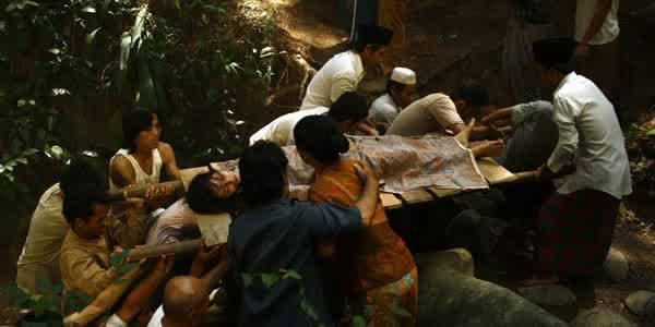 Ngaku Penggemar Film Horor Hardcore? Tonton Dulu 5 Film Horor Lawas Indonesia Ini!