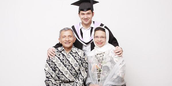 Teruntuk Orangtuaku Tercinta: Izinkan Aku Menentukan Masa Depanku Sendiri untuk Membahagiakan Kalian