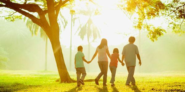 Terima Kasih Papa dan Mama, Untuk Segala Pengertiannya Meski Aku Jarang Meluangkan Waktu Untukmu