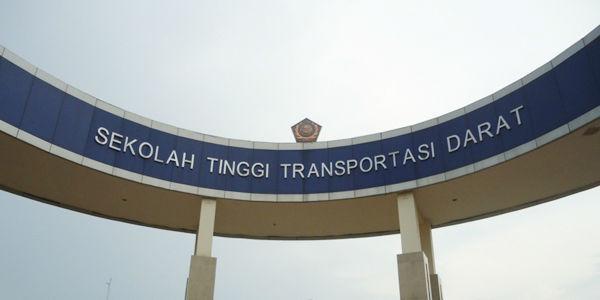 Sabtu Ke Minggu Begitu Dekat, Minggu Ke Sabtu Begitu Jauh