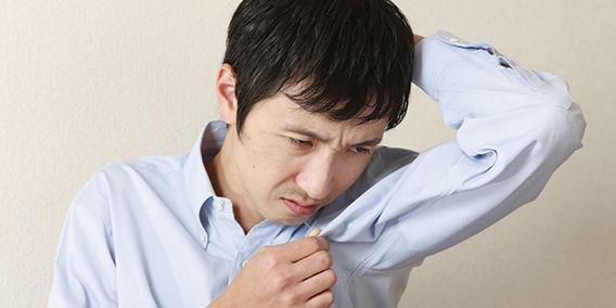 Kamu Punya Bau Badan? Tuntaskan dengan 10 Cara Ini