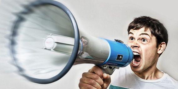 11 Derita yang Dialami Orang-Orang yang Suaranya Kencang