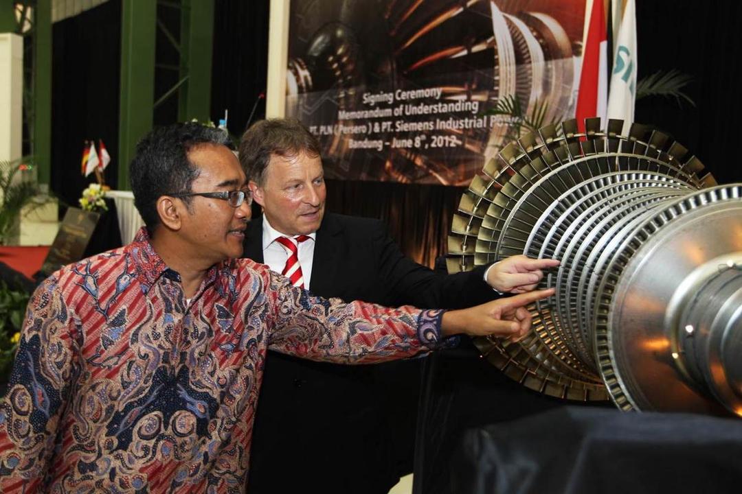 Dukungan dari Pebisnis Lokal Picu Kesuksesan Proyek Kelistrikan