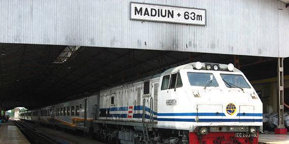 Mau Liburan Panjang? Coba Deh Naik Kereta ke Madiun