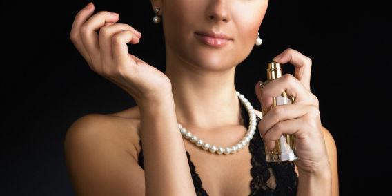 Ternyata Pilihan Parfum Wanita Menunjukkan Tipe Kepribadiannya, Lho!