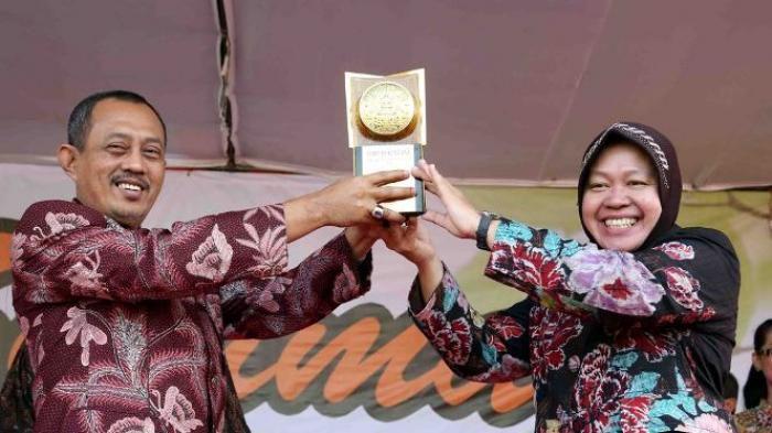 Terpilih Sebagai Kota Terbersih, Surabaya Terima Piala Adipura