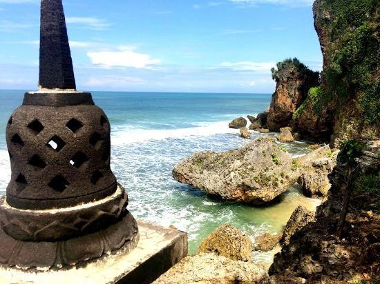 22 Tempat Liburan di Pulau Jawa yang Bisa Kamu Kunjungi Cuma dengan Naik Mobil