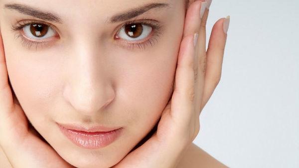 Mau Tampil Kece Tanpa Make-up? Bisa Kok, Ini Dia 10 Triknya!