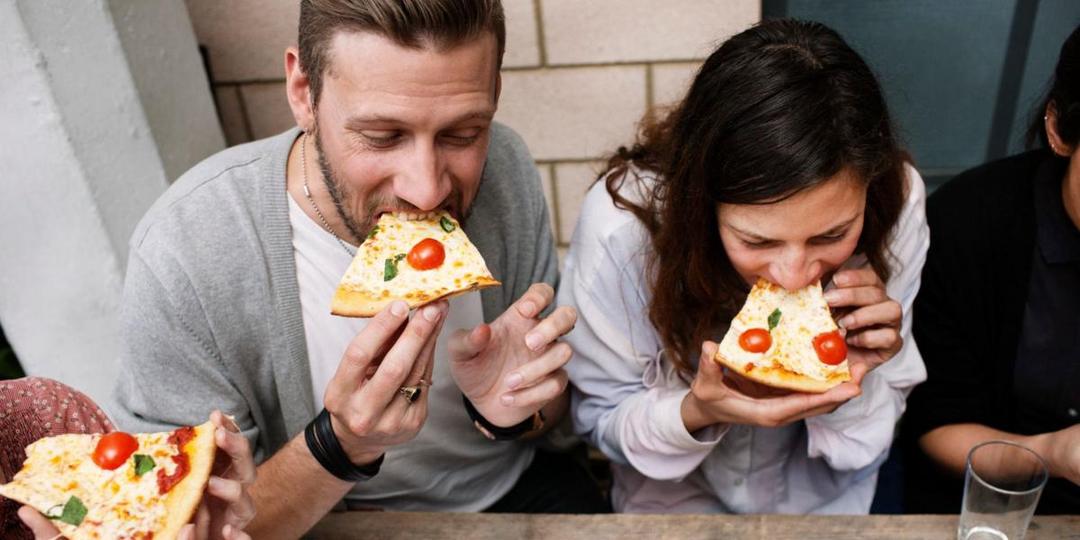 13 Perasaan yang Diam-Diam Dipendam Kamu yang Punya Selera Makan Besar