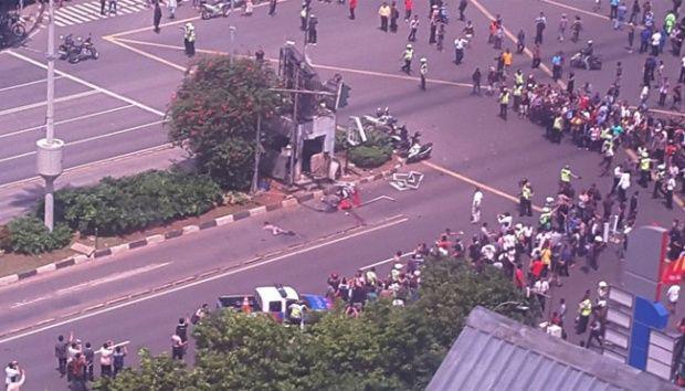 Ledakan dan Baku Tembak Mengguncang Sarinah,  Jakarta Pusat