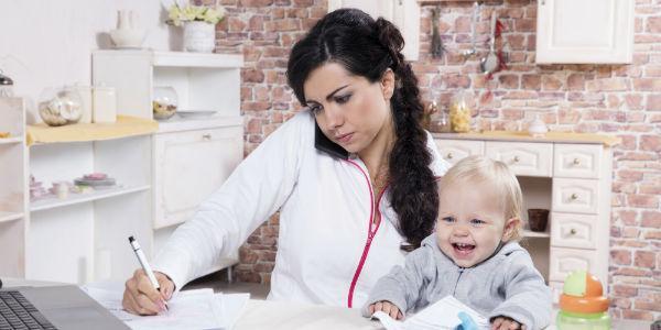 Ingin Freelance Sambil Mengurus Anak? Persiapkan 10 Hal Berikut!