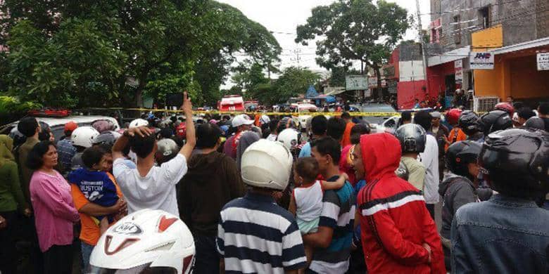 [BREAKING NEWS] Sebuah Pesawat Jatuh di Kota Malang