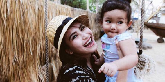Hidupnya Dulu Pernah Susah, 10 Artis Ini Kini Sukses Besar!