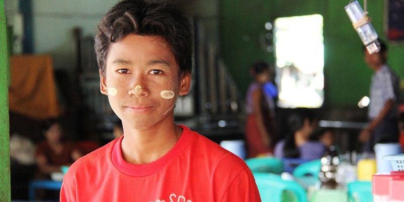 Kondisi Keluarga Ini Susah, Tapi Melihat Sifat Anak Sulungnya, Kamu Pasti Kaget!