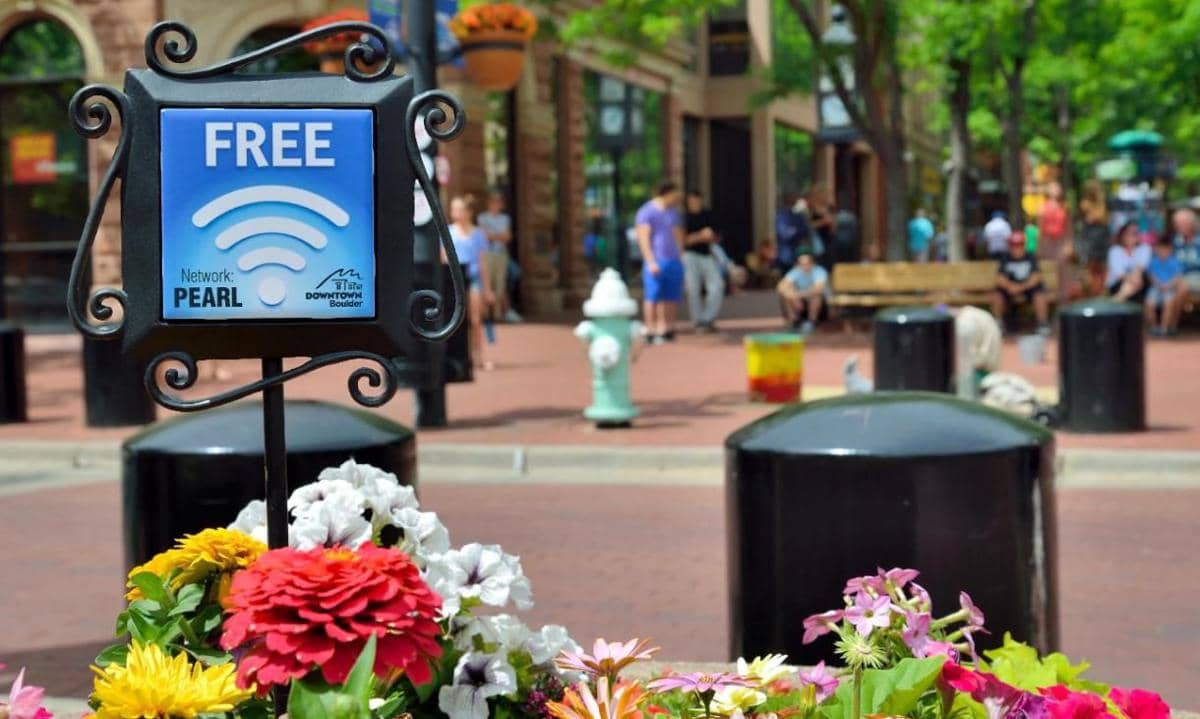 Negara Ini Keluarkan Fatwa Haram Pemakaian WiFi, Serius?