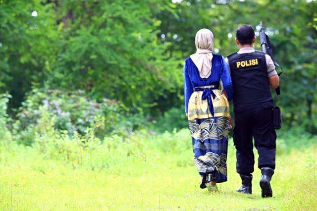 9 Risiko yang Bakal Kamu Rasakan Jika Berpacaran Dengan Polisi