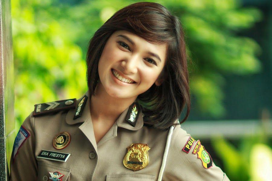 6 Gaya Rambut Simpel Tapi Bagus yang Bisa Jadi Inspirasi Cewek-cewek Pas Ngantor