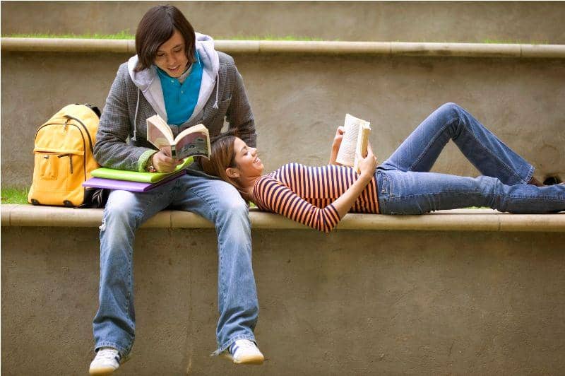 7 Rahasia Supaya IPKmu Bisa Tinggi Meski Sibuk Pacaran dan Aktif Berorganisasi