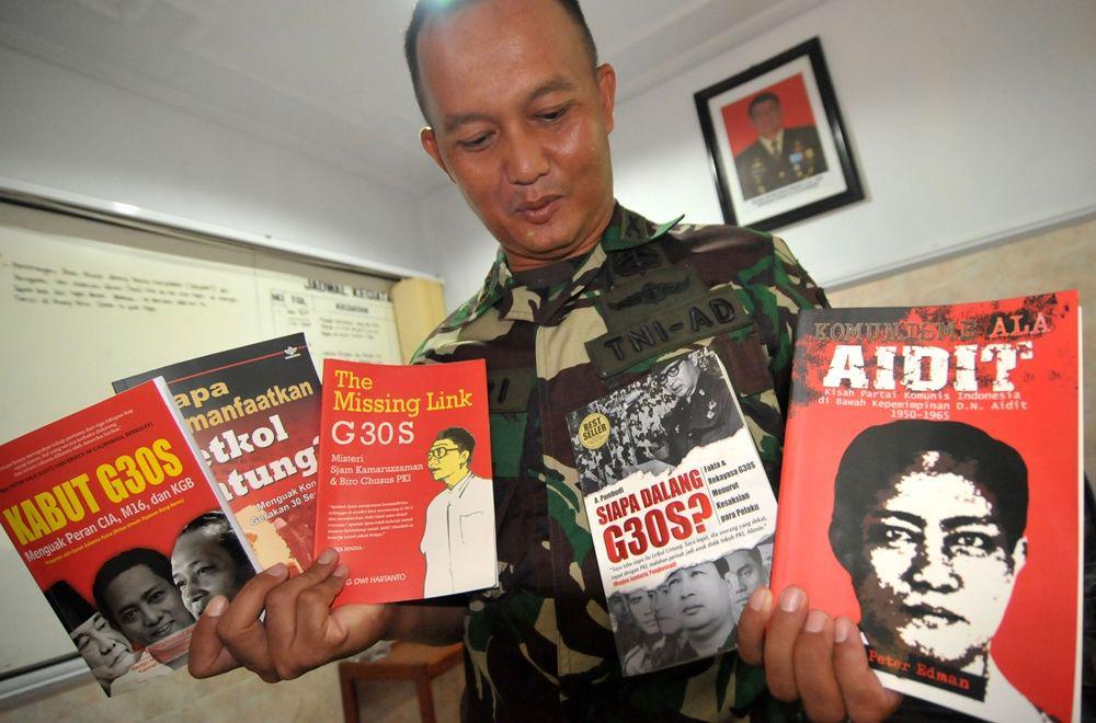 Ketua Perpustakaan Nasional Dukung Pemberangusan Buku, Selamat Hari Buku Nasional!