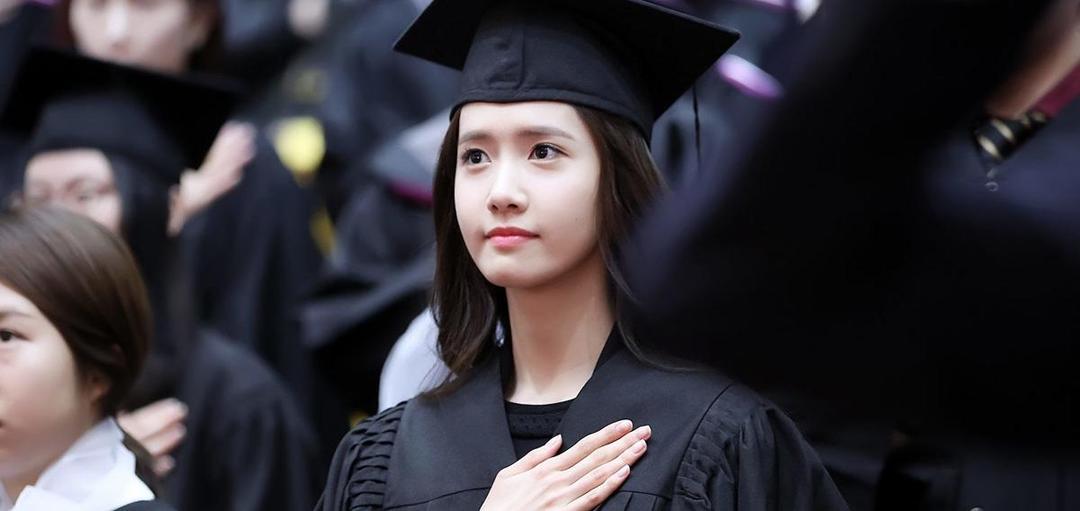 Hura-hura Wisuda Itu Sementara, Saatnya Kamu Buka Mata dan Hadapi Dunia!