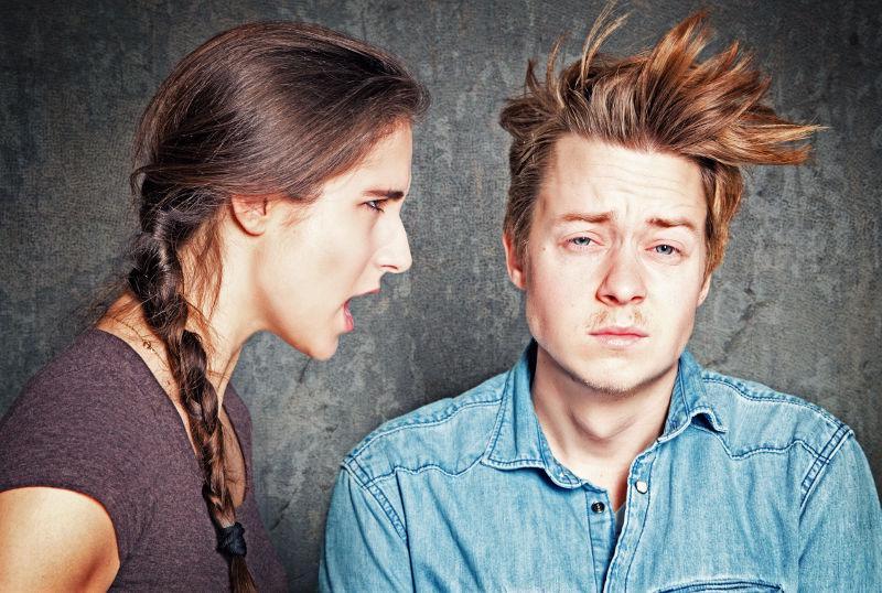 Karena Cinta itu Berbeda dengan Obsesi. Stop Overthinking ke Pacarmu Saat ini Juga!
