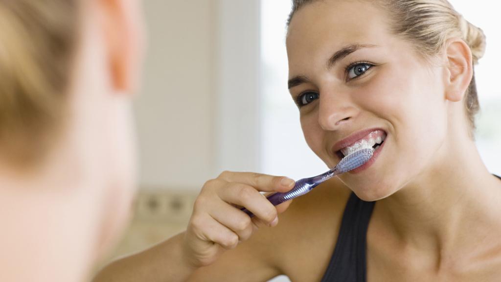 10 Tips Bebas Bau Mulut Selama Puasa
