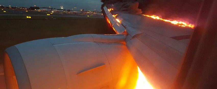 Penumpang Ini 'Menangkap' Detik-detik Pesawat Singapore Airlines yang Terbakar!