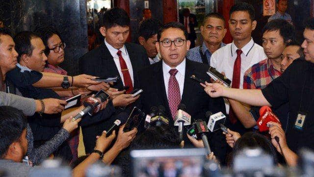 Sekjen DPR Mengaku "Khilaf" Atas Surat Penjemputan Putri Fadli Zon