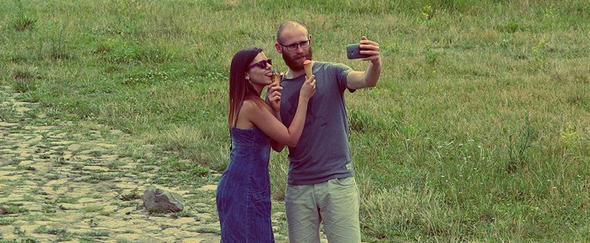 Ternyata, Alasan Sesungguhnya Orang Selfie Itu Jauh Berbeda Dari yang Kamu Kira!