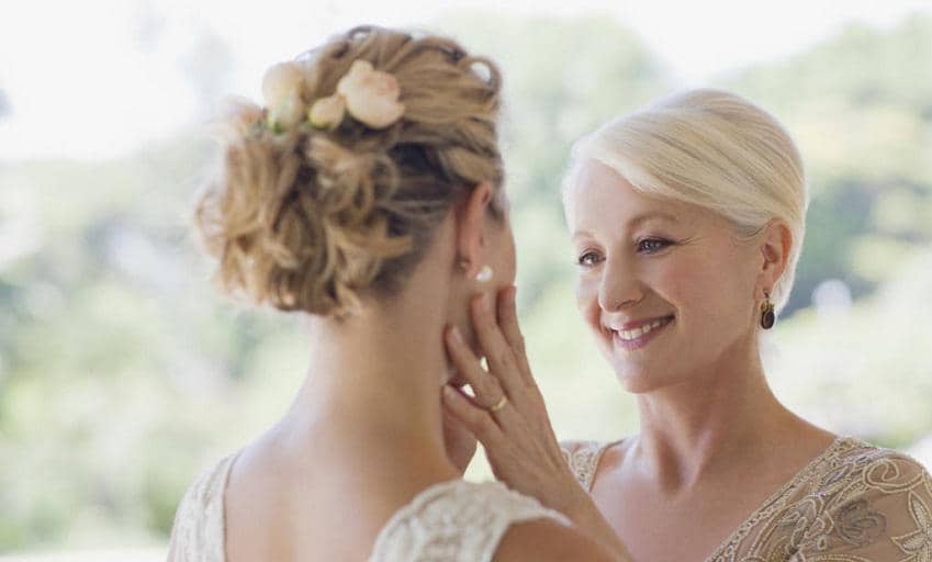 Surat Untuk Calon Mertua: Jangan Khawatir, Dia Tetap Putramu dan Aku Akan Menganggapmu Sama Seperti Ibuku Sendiri