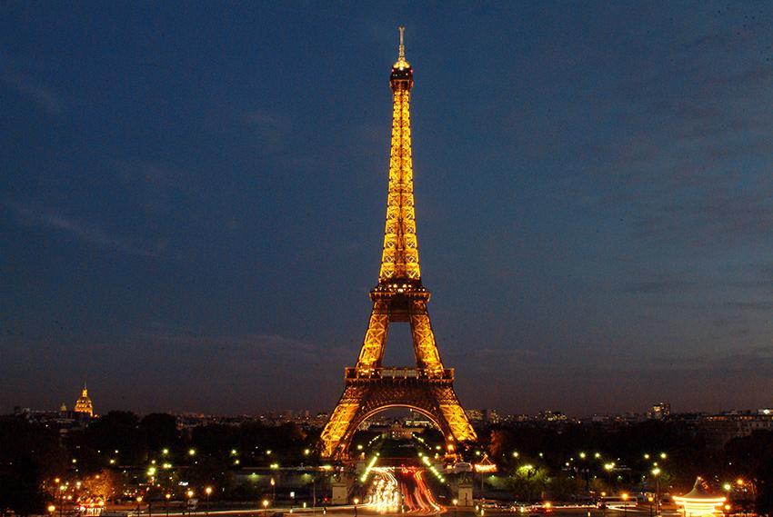 Yuk Intip Apa Saja Sebenarnya yang Ada di Dalam Menara Eiffel