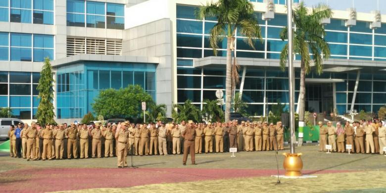 Seorang PNS "Dipajang" di Halaman Kantor Wali Kota Bekasi, Kok Bisa?