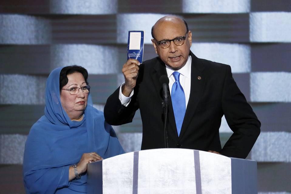 Keluarga Muslim Amerika Ini Jadi Seteru Baru Donald Trump, Ini Sebabnya!