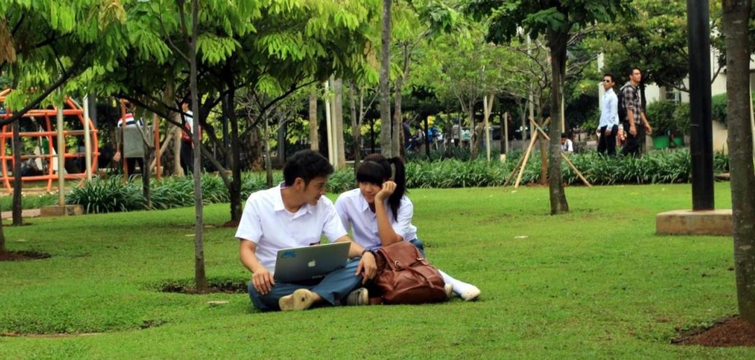 Kisah Cinta Putih Abu-Abu: Kadang Bikin Malu, Kadang Bikin Haru, Tapi Seru!