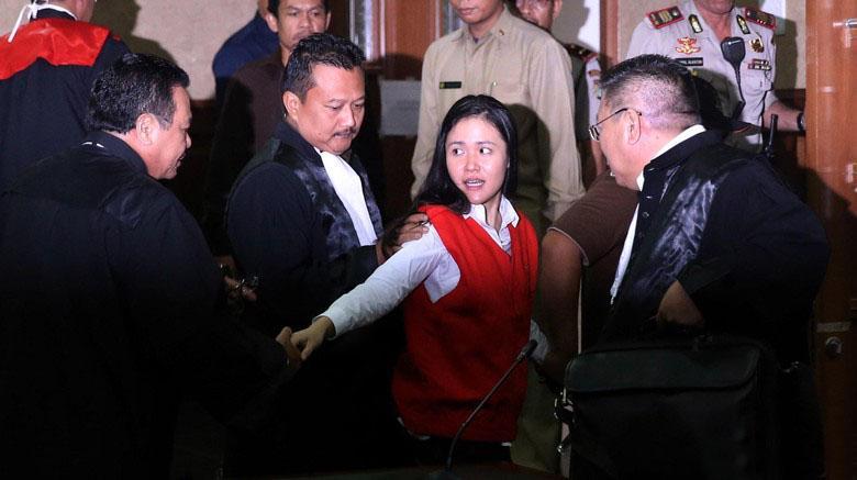 Balada Jessica: Percobaan Bunuh Diri, Patah Hati dan Sidang yang Diundur Karena Sakit
