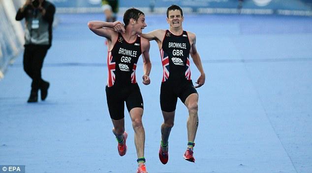 Aksi Heroik Alistair Brownlee: Pelari yang Menggotong Saudaranya ke Garis Finis