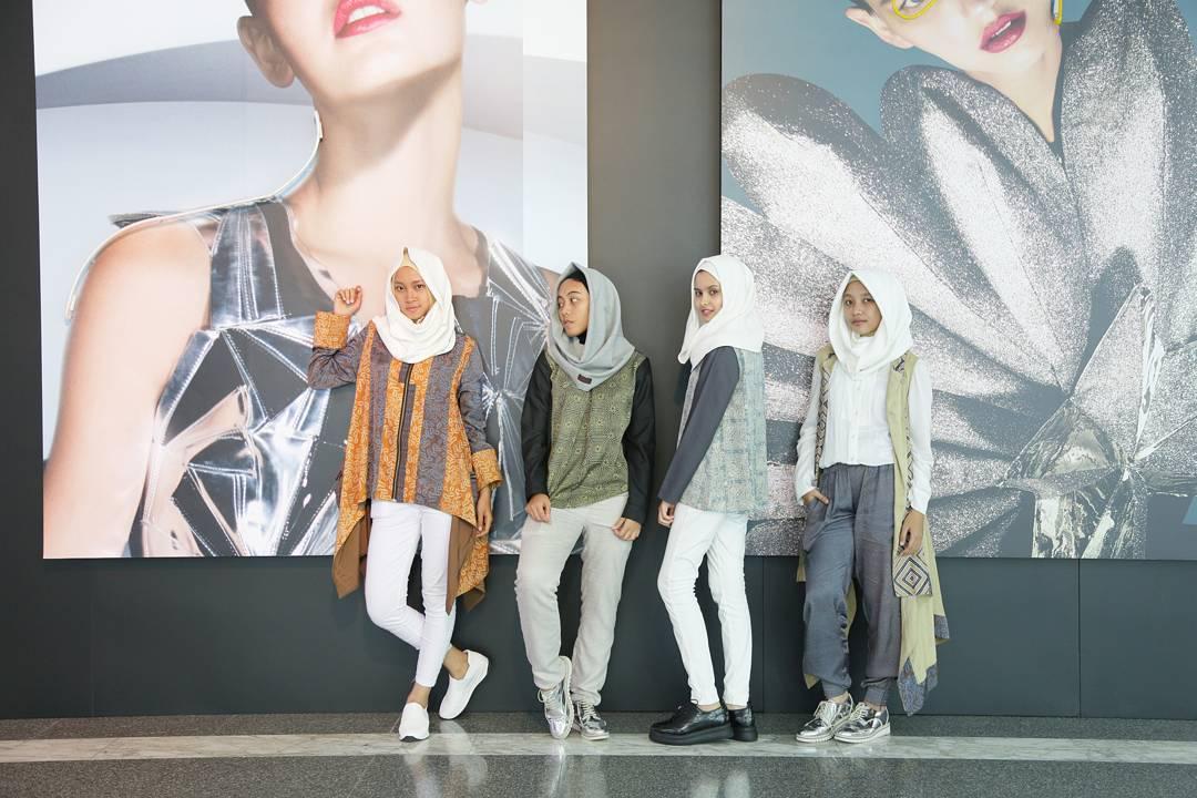 Bangga! Busana Muslim Bikinan Murid SMK Ini Dipuji Habis-Habisan di Hong Kong