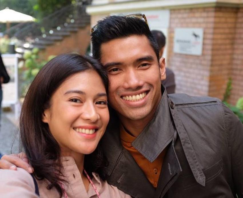 Jarang Kena Gosip, Intip Liburan Super Mesra Dian Sastro dan Suami ke Eropa