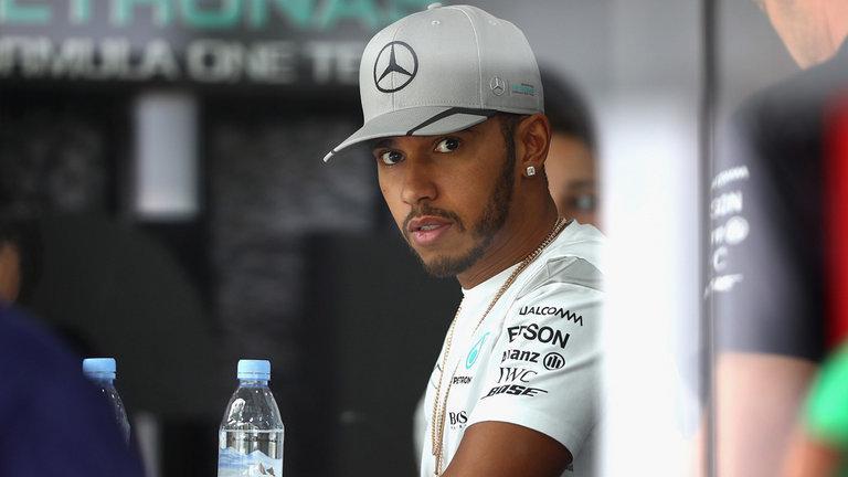 Peluang Juara Lewis Hamilton Makin Menipis Setelah Gagal Finis di Sepang