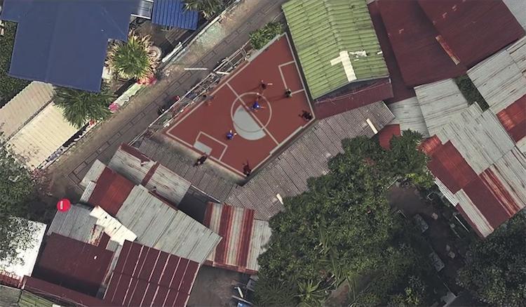 Lapangan Sepak Bola ini Bentuknya Unik dan Dibangun di Eks Lahan Kumuh!