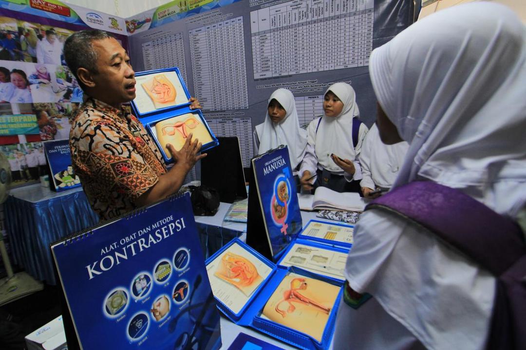 Keluarga-Sekolah Mendesak Berikan Pendidikan Seksual dan Reproduksi