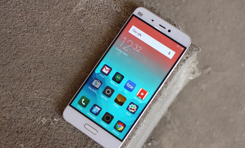 Dulu Diremehkan, Kini 6 Smartphone "Made in China" Ini Jadi Rebutan!