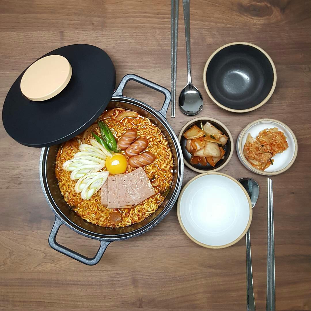 6 Hidangan Mie dari Korea Selatan yang Sekali Dicoba Pasti Bikin Ketagihan