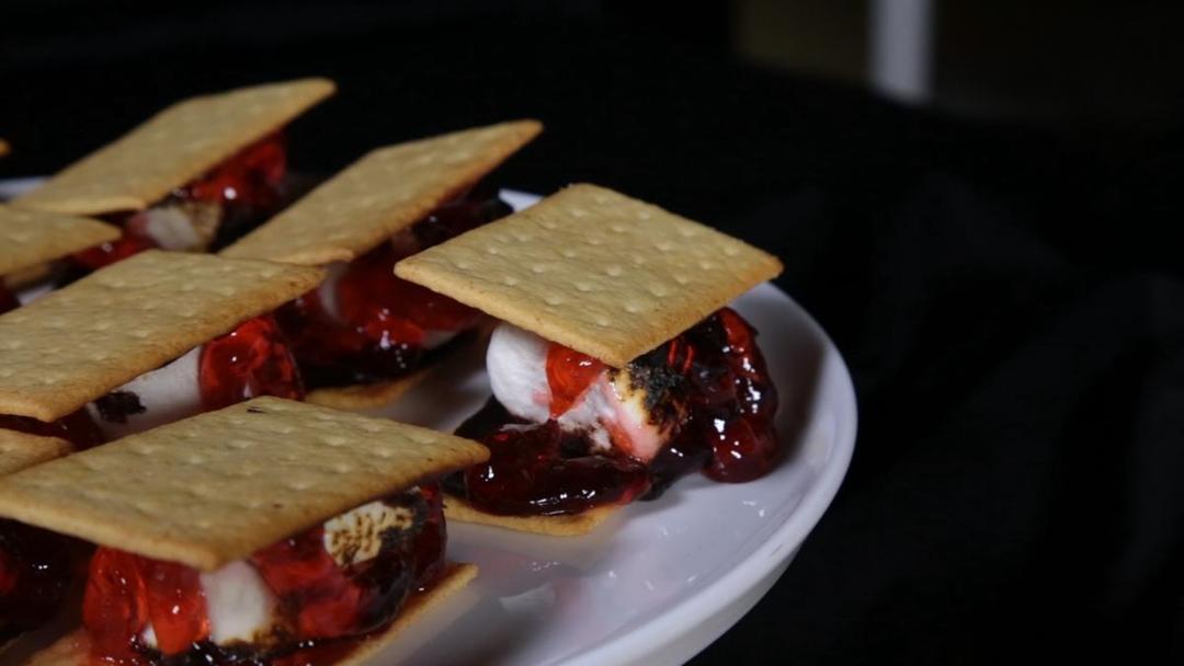 Camilan Asyik untuk Rayakan Halloween: Bloody Smores!