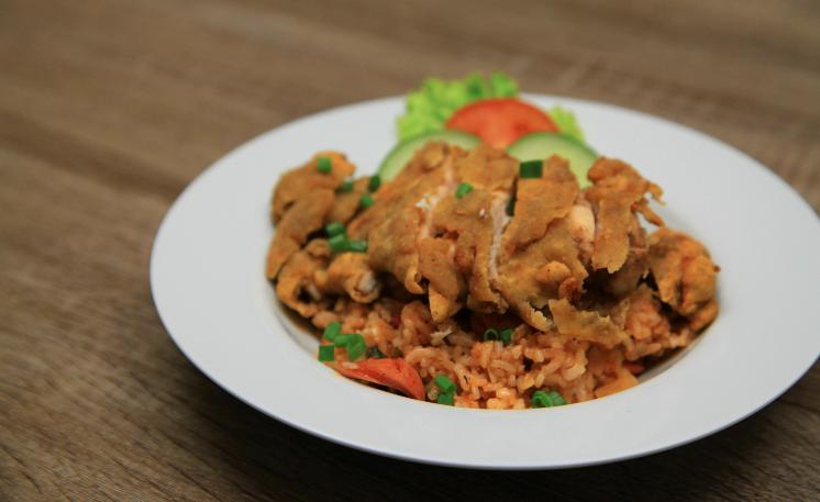Paduan Resep Nasi Goreng Ayam KFC yang Nikmat Ini Pasti Menggoda Seleramu